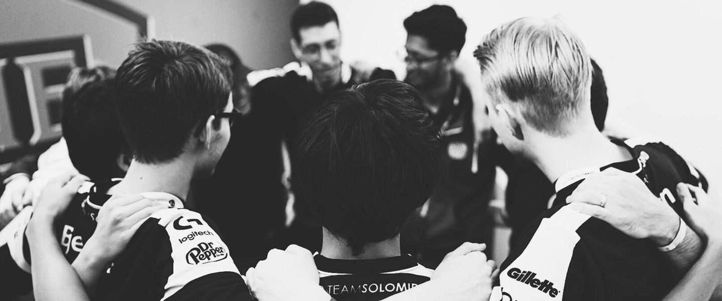 Akali salva la vida a TSM